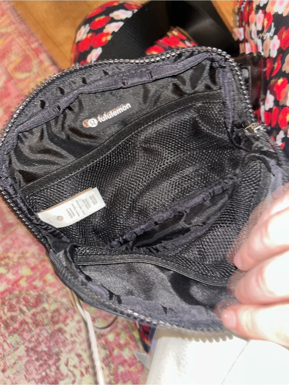 lululemon athletica Everywhere Black Belt Bag with Adjustable Strap NWOT - Picture 4 of 5